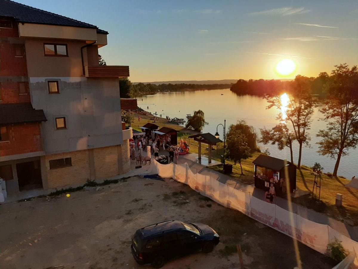 Apartmani K&V Veliko Gradište Buitenkant foto