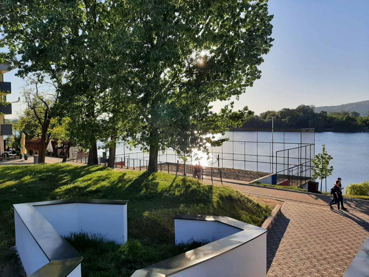 Apartmani K&V Veliko Gradište Buitenkant foto