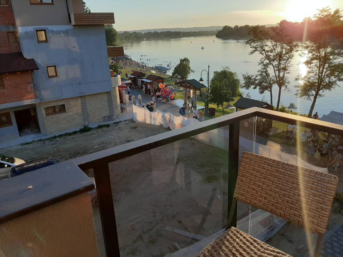 Apartmani K&V Veliko Gradište Buitenkant foto