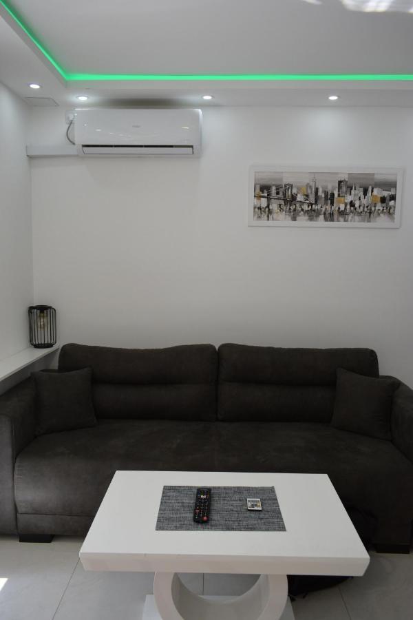 Apartmani K&V Veliko Gradište Buitenkant foto